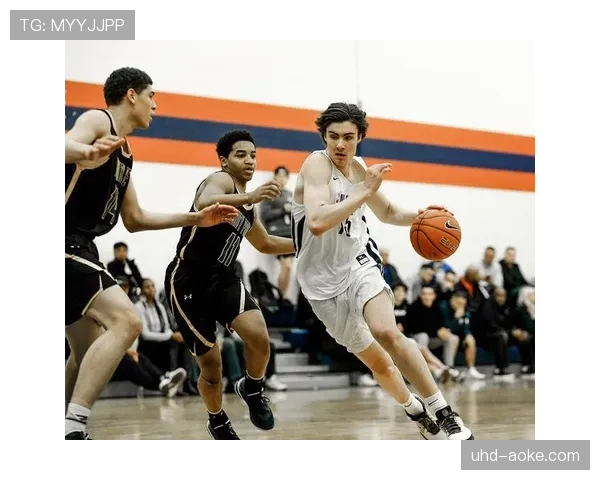 NBA与索尼合作推出PS6版篮球训练游戏,旨在服务青少年篮球教育 NBA与索尼合作推出PS6版篮球训练游戏,旨在服务青少年篮球教育